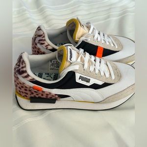 Puma Sneakers